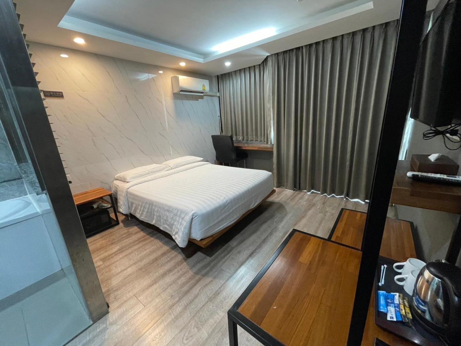 Khách sạn Link