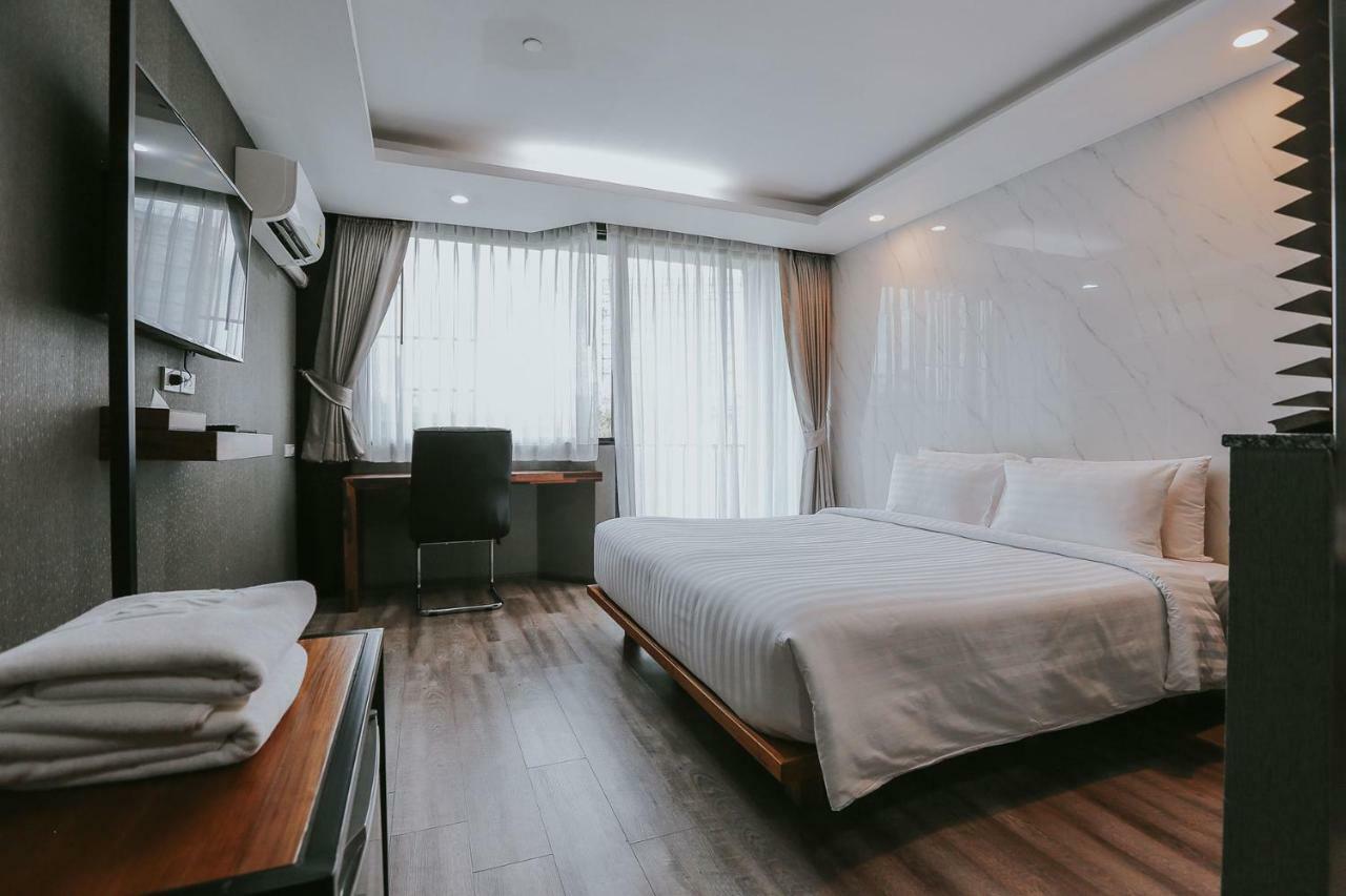 Khách sạn Link
